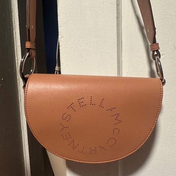 Stella McCartney Perforated Logo Saddle Bag Camel - Picture 2 of 13